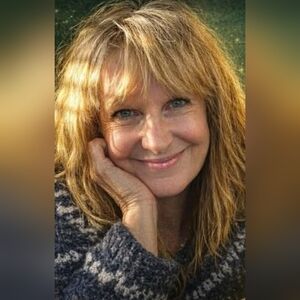 Meet your Posher, Elaine